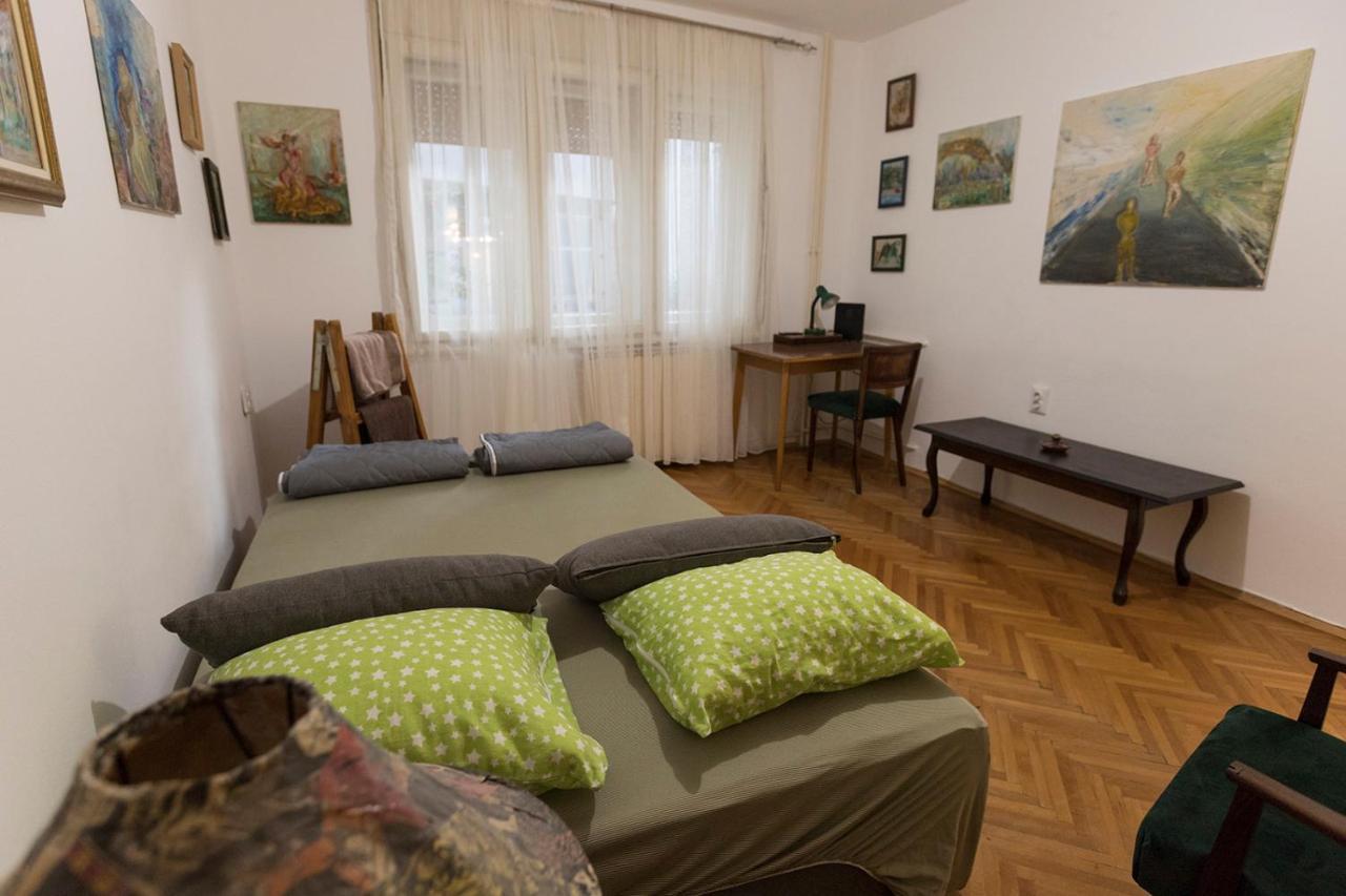 The Pioneers Home 2 Skopje Buitenkant foto